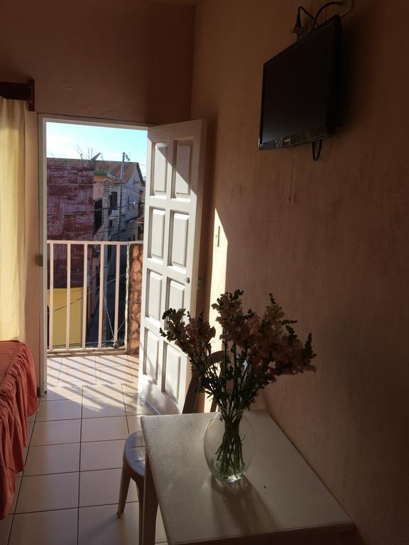 Hotel Villa Margarita Flores Zimmer foto