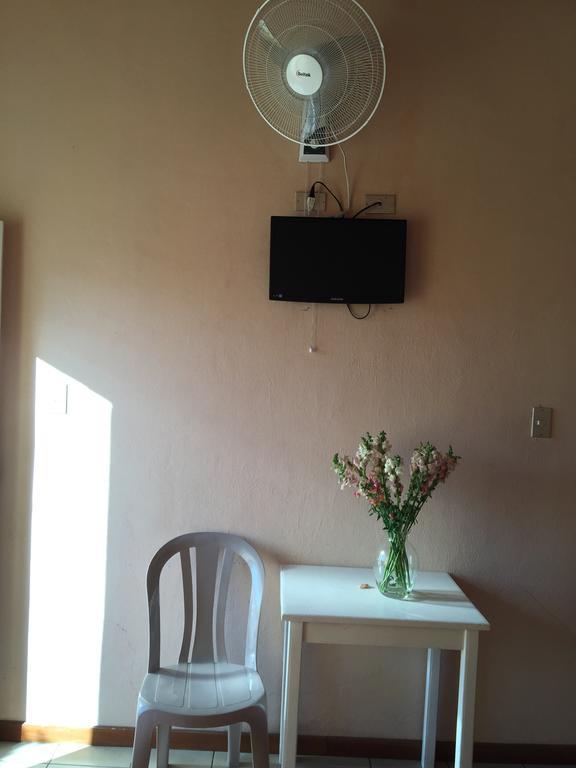 Hotel Villa Margarita Flores Zimmer foto