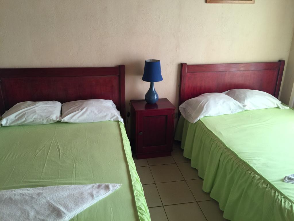 Hotel Villa Margarita Flores Zimmer foto